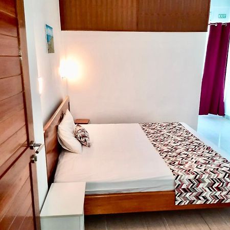 Coastal Lodge Port Mathurin Exterior foto